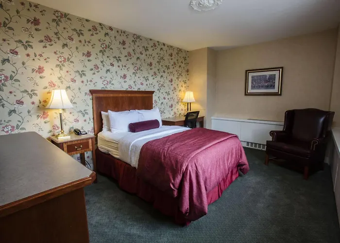 Illini Union Hotel 2*