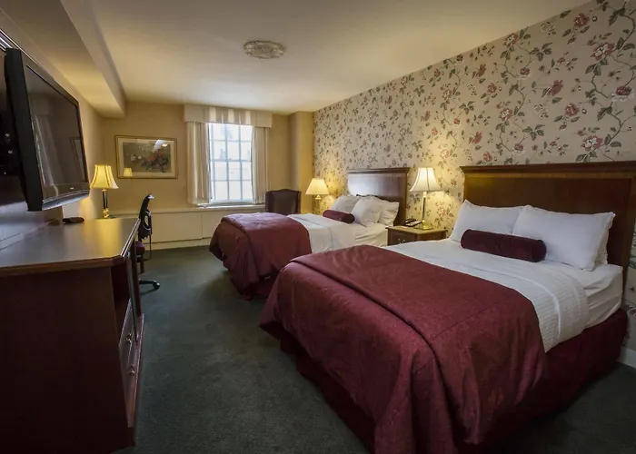 Illini Union Hotel 2*
